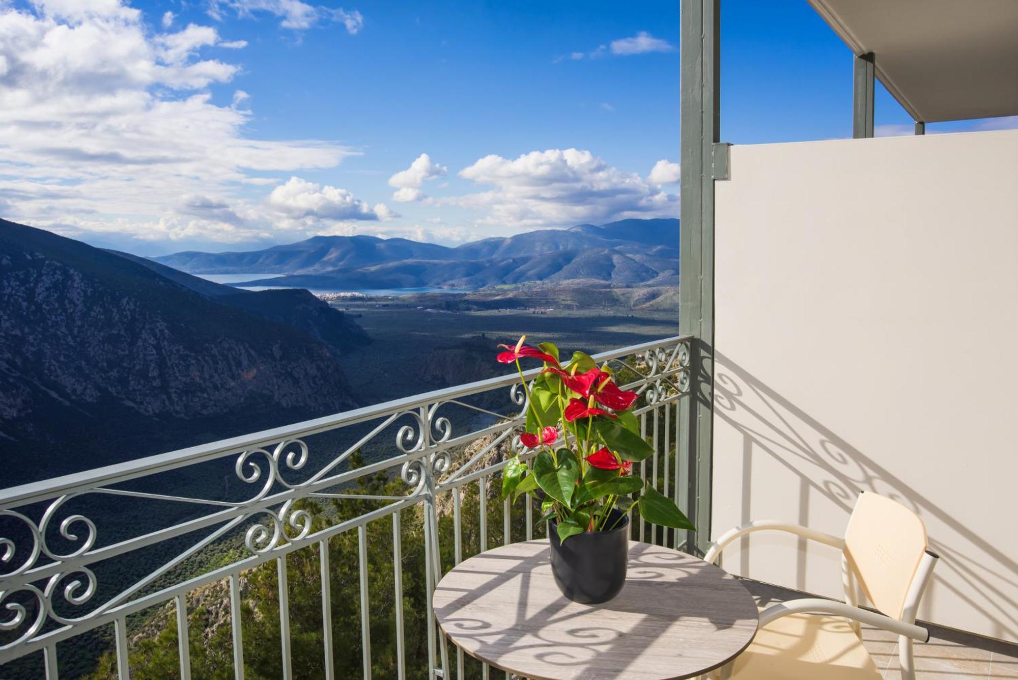 V Hotel Delphi Exterior photo