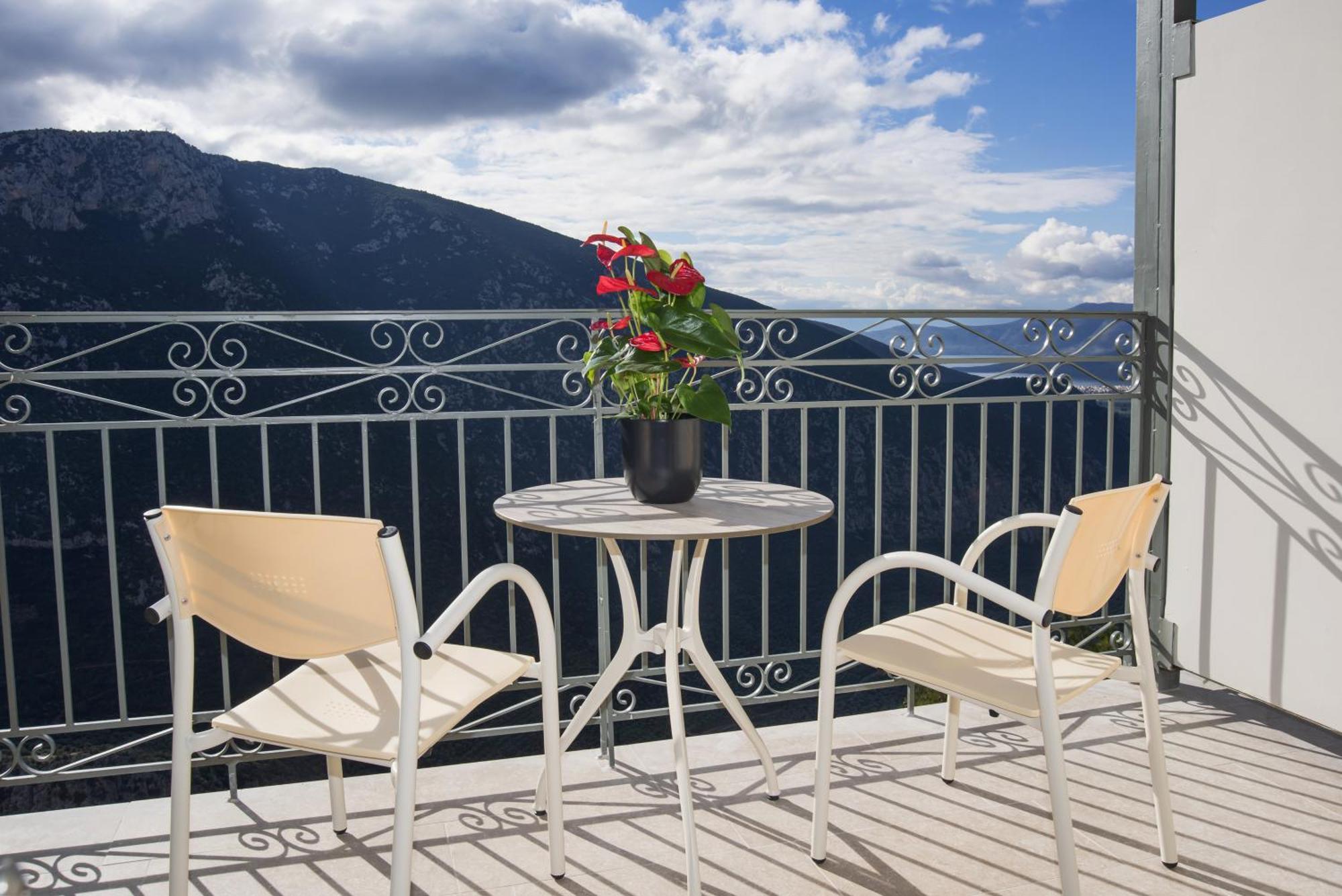 V Hotel Delphi Exterior photo
